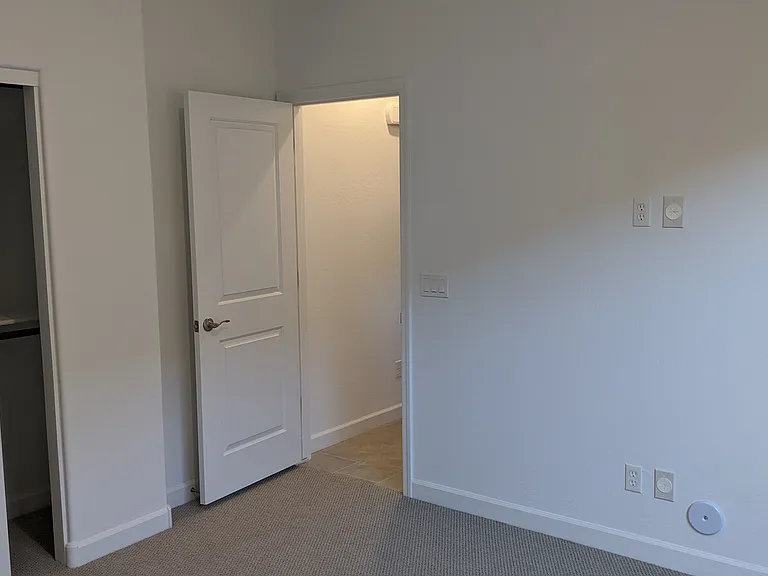 5560 S Warren #A — Photo 12