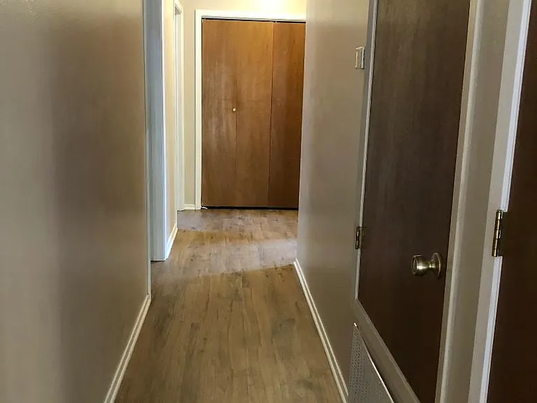 1306 Regina St — Photo 11