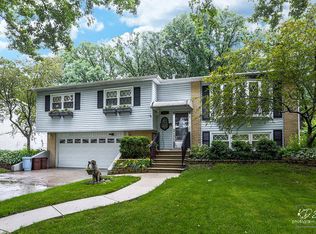 2717 Ravinia Ln, Woodridge, IL 60517