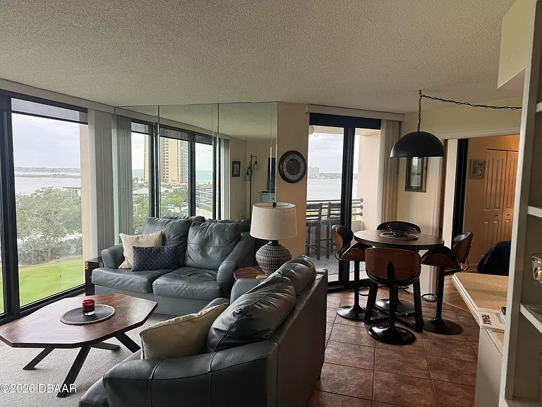 1 Oceans West Blvd — Photo 10