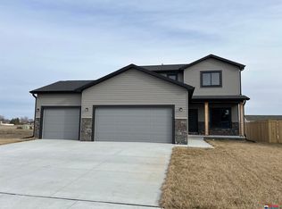 1925 E 17th St, York, NE 68467
