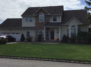 16 Cayla Ln, Port Jefferson Station, NY 11776