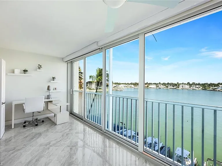 2750 Gulf Shore Blvd N #402 — Photo 14