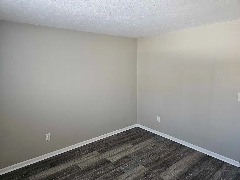 Avery Apartments — Photo 39