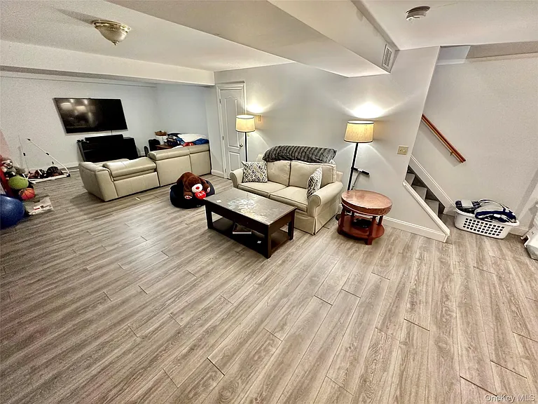 37 Hickory Rd #A — Photo 9