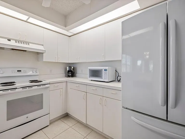 841 Waterside Dr #206 — Photo 14