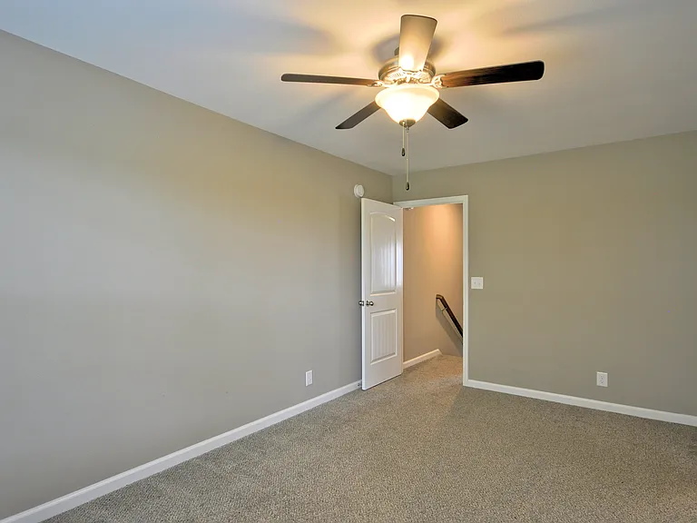 291 Alexander Blvd — Photo 17
