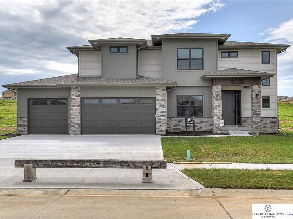 1st image of 12624 S 76th Ave