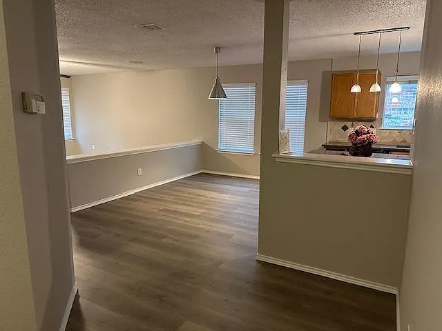 2424 Rolling Ridge Dr — Photo 5