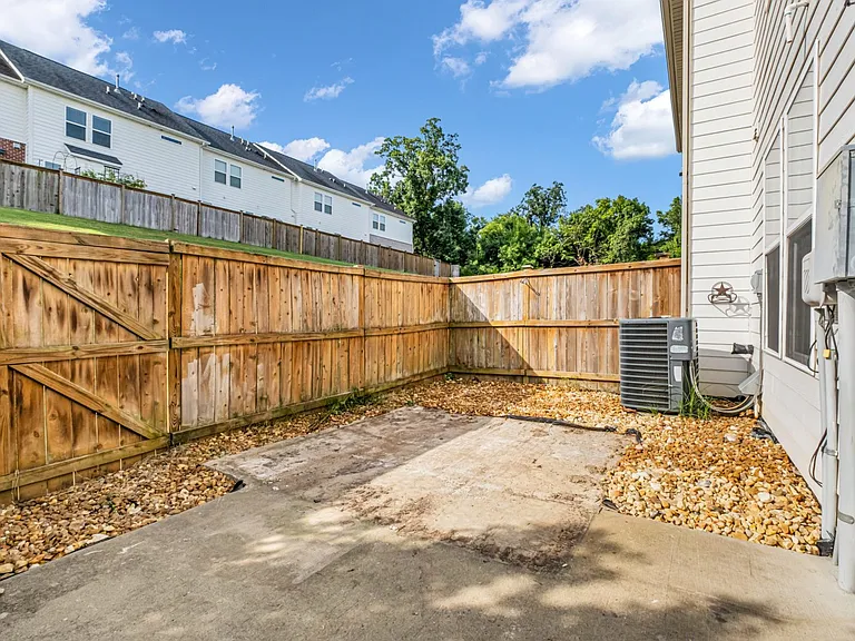 1034 Livingstone Ln — Photo 29