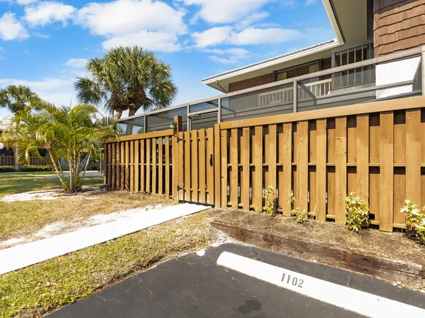 1102 SE Sir Lancelot Drive #B, Port St Lucie, FL 34952