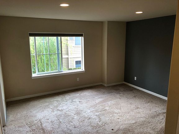 5th image of 14015 34th Dr SE Unit E
