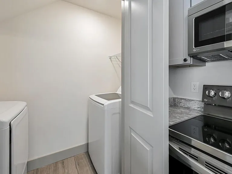 11 Fernwood Ave #2 — Photo 11
