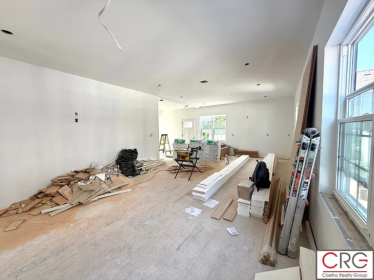 140 Summer St #1 — Photo 3