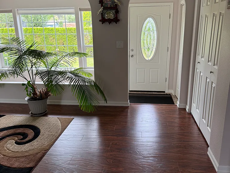 2307 S Best Rd — Photo 8