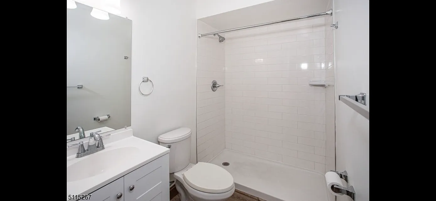 2 bed, 1368 sqft, $2,300 — Photo 2