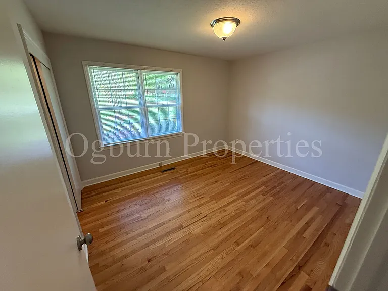 2630 Farmbrook Rd — Photo 6