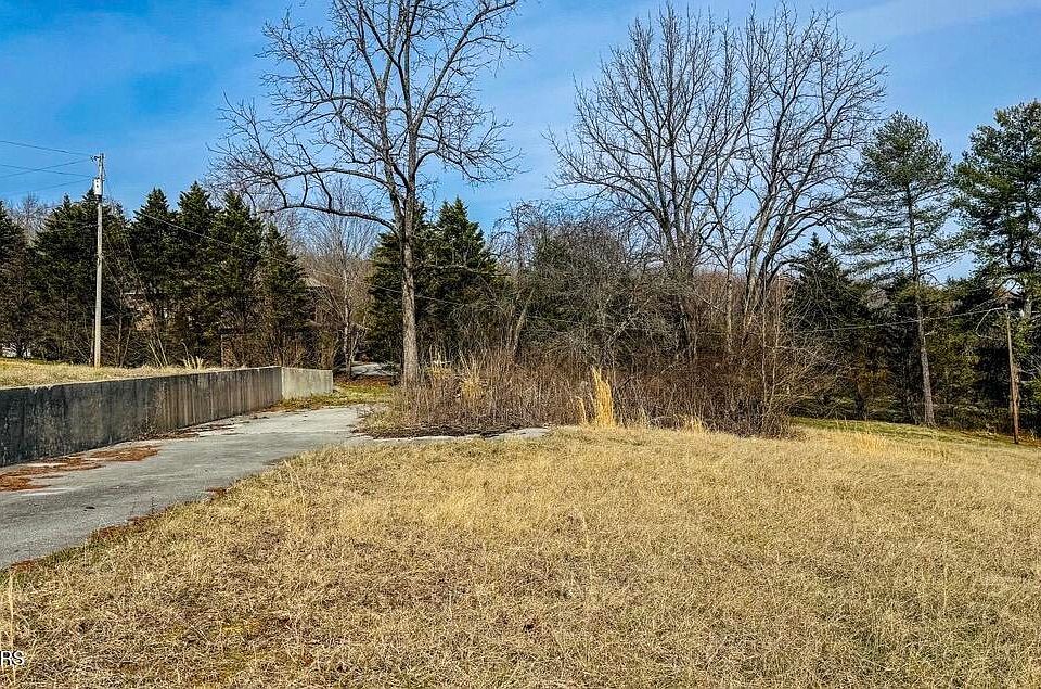 1st image of 839 Cooper Lake Rd