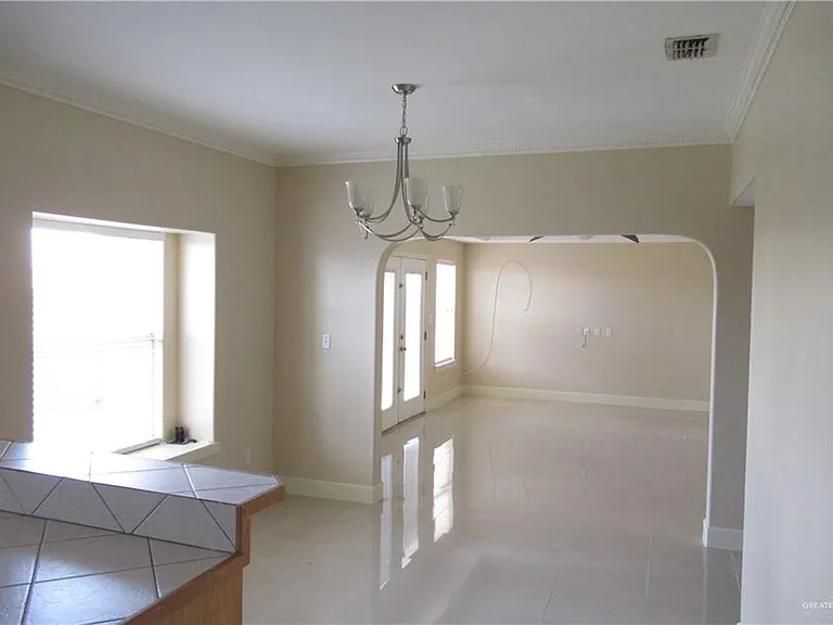 3307 Santa Teresa — Photo 5