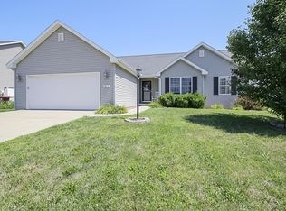 3006 Appletree Dr, Monticello, IL 61856