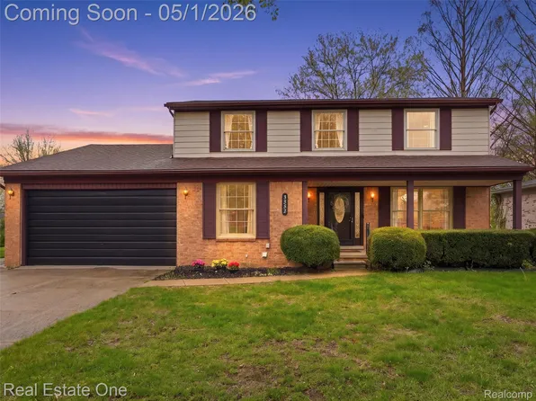5332 Orchard Crest Dr, Troy, MI 48085
