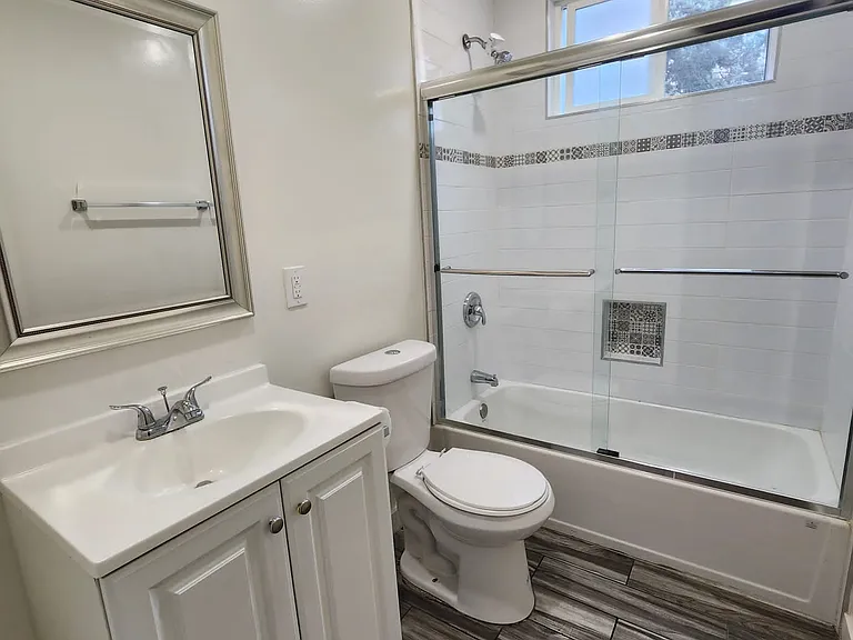 5179 Fountain Ave #8 — Photo 8