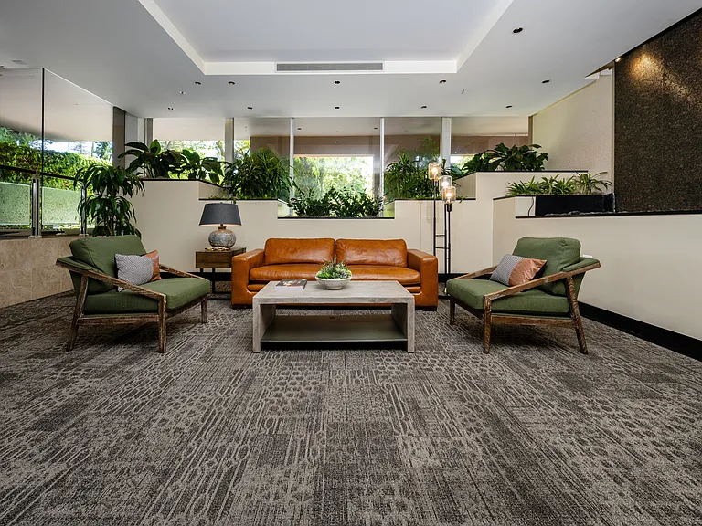 Tan Plaza Apartments — Photo 14