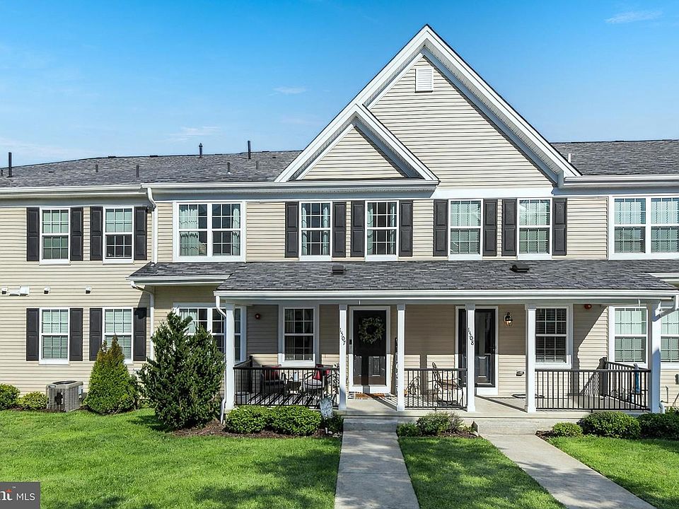 1st image of 1507 Lexington Mews