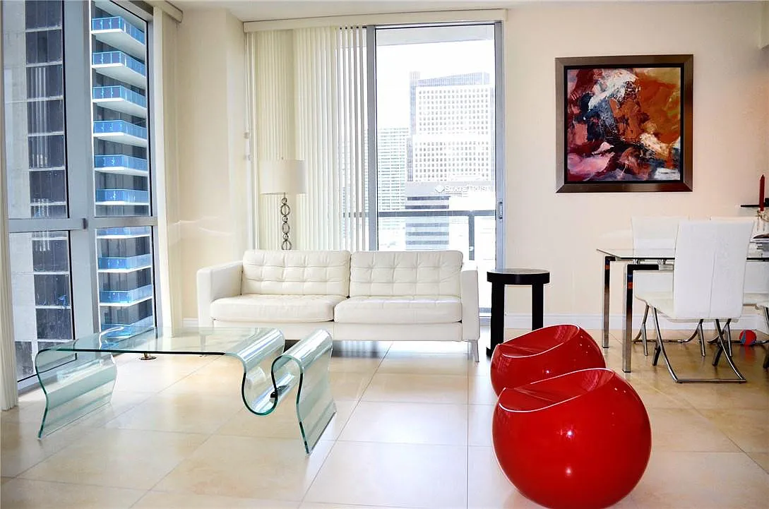 2 bed, 2.5 bath, 1368 sqft, $3,900 — Photo 1