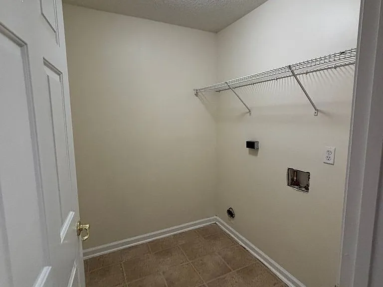 299 Johns Creek Pkwy — Photo 15