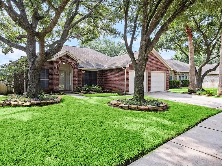 11307 Travelers Way Cir — Photo 2