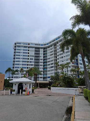 100 Golden Isles Dr Photo 1