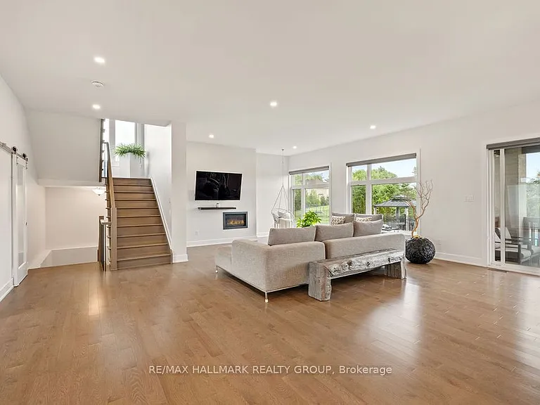 1575 Rangeland Ave — Photo 15