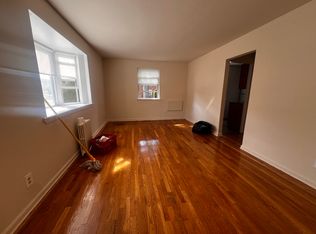 6903 226th St, Oakland Gardens, NY 11364