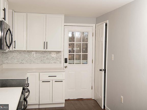 4th image of 4785 Mountain Rd