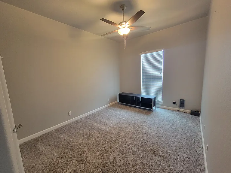 2502 Meadow Lark Dr — Photo 11