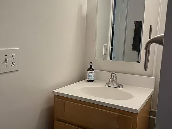 5th image of 121 San Carlos St #3