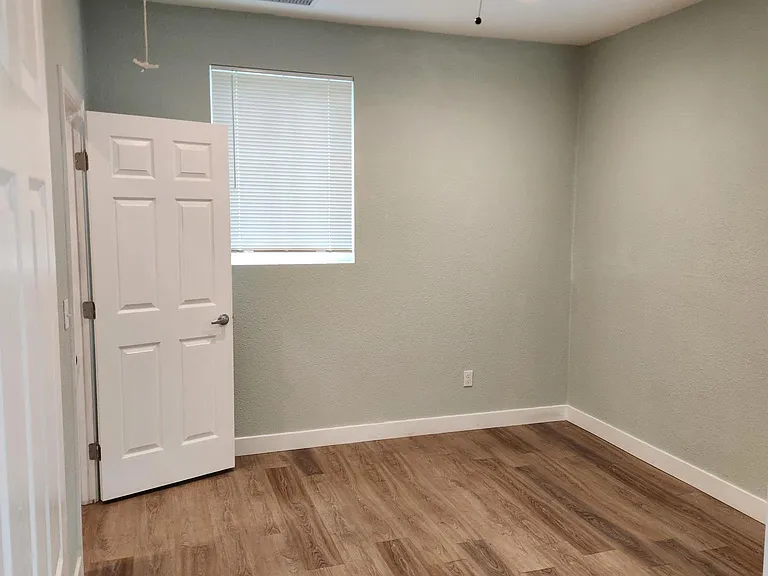 829 Figueroa St — Photo 6