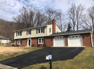 6438 Orchard View Ln, Roanoke, VA 24018