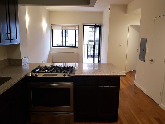 2nd image of 318 E 112th St #5C