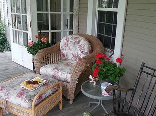 504 E Sherman St, Holly, MI 48442