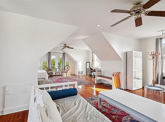 4th image of 590 Walnut St Unit 3