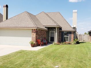 400 Braxton Dr, Youngsville, LA 70592
