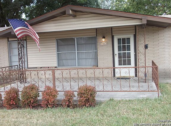 2nd image of 703 Pickwell Dr