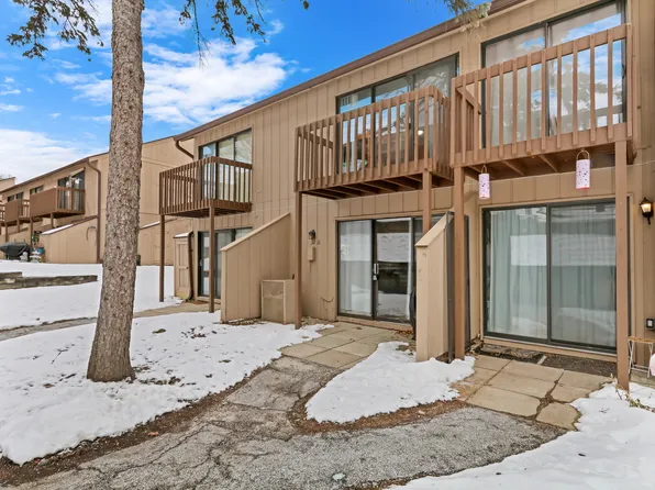 32 Montego Colony APT 6, Fox Lake, IL 60020