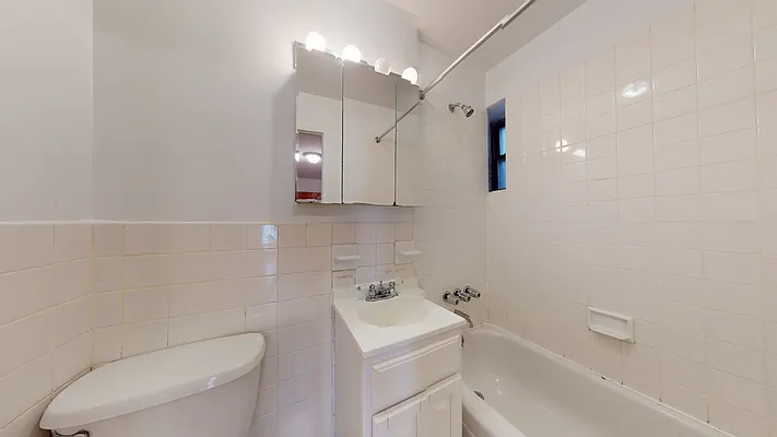 Rented by Bond New York | media 17