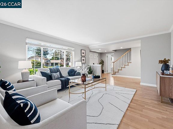 4th image of 109 Posada Ct