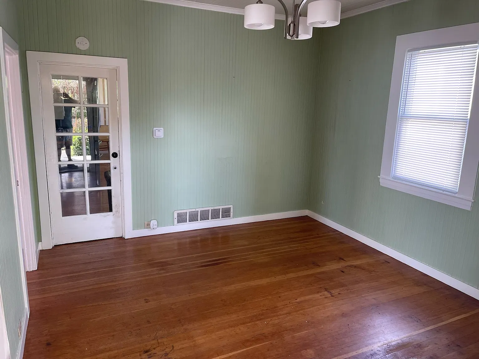4 bed, 2040 sqft, $3,850 — Photo 3