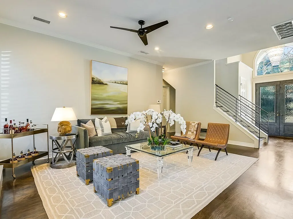 4 bed, 4.5 bath, $9,000 — Photo 4