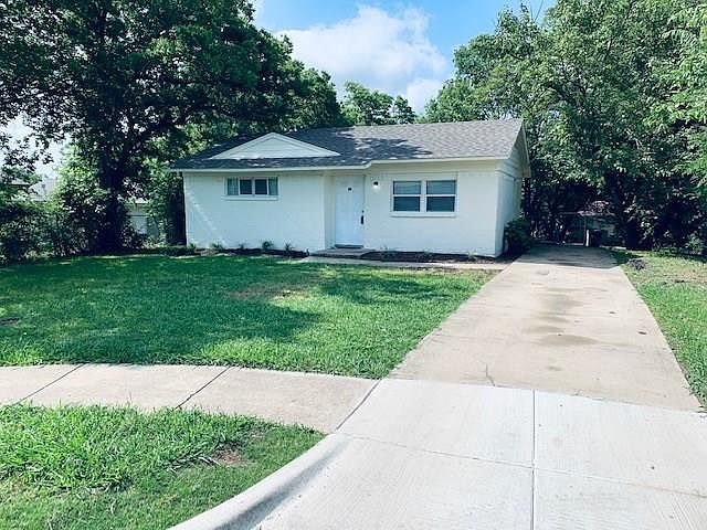 1st image of 821 Daffodil Cir